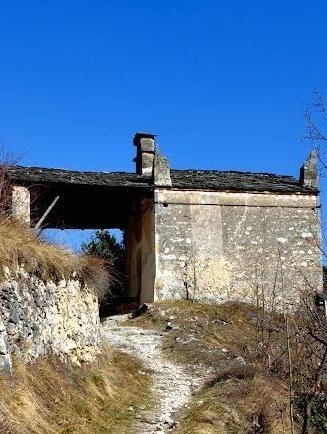 Passeggiata naturalistico culturale  a  Macra sabato 25 aprile